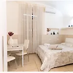 Maca House * Bari
